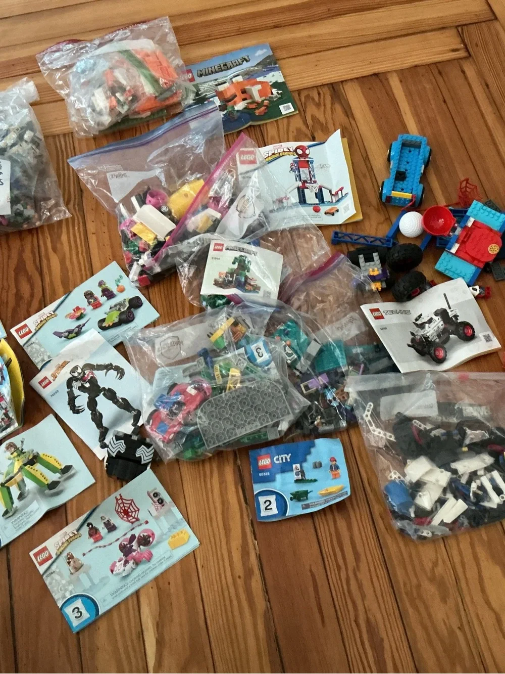 Tons of Legos ! - Picture 7 of 16